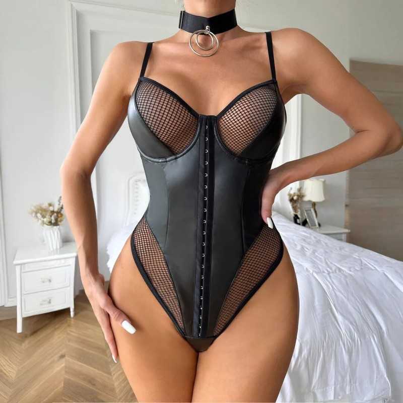 Body gainant en résille similicuir avec collier