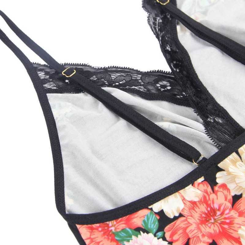 Pyjama Alicia à fleurs avec dentelle raffinée, féminin et confortable