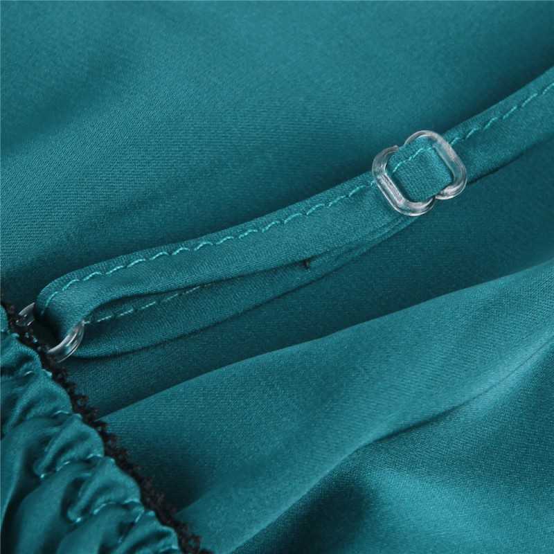 Peignoir et nuisette en satin et dentelle – Élégance et Confort