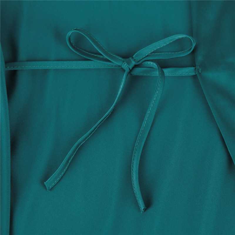 Peignoir et nuisette en satin et dentelle – Élégance et Confort