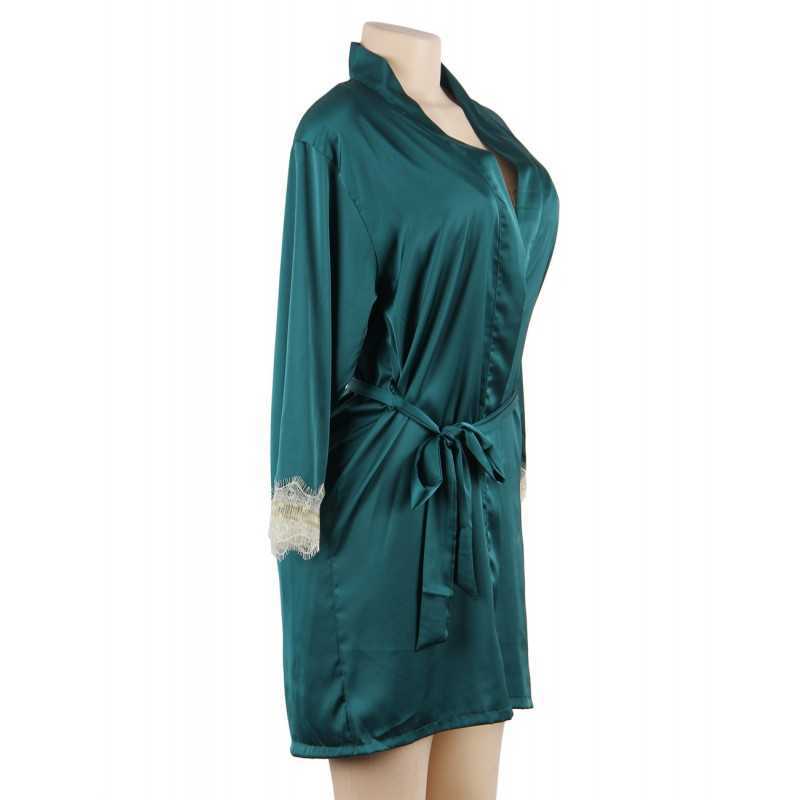 Peignoir et nuisette en satin et dentelle – Élégance et Confort