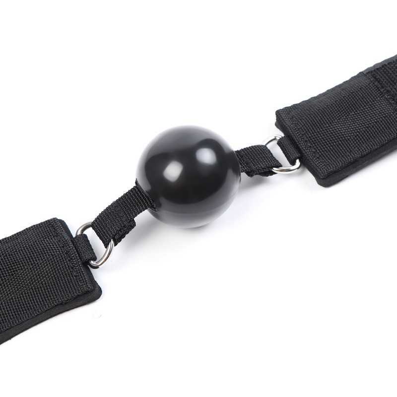 Set BDSM avec bâillon, sangles réglables et menottes rembourrées