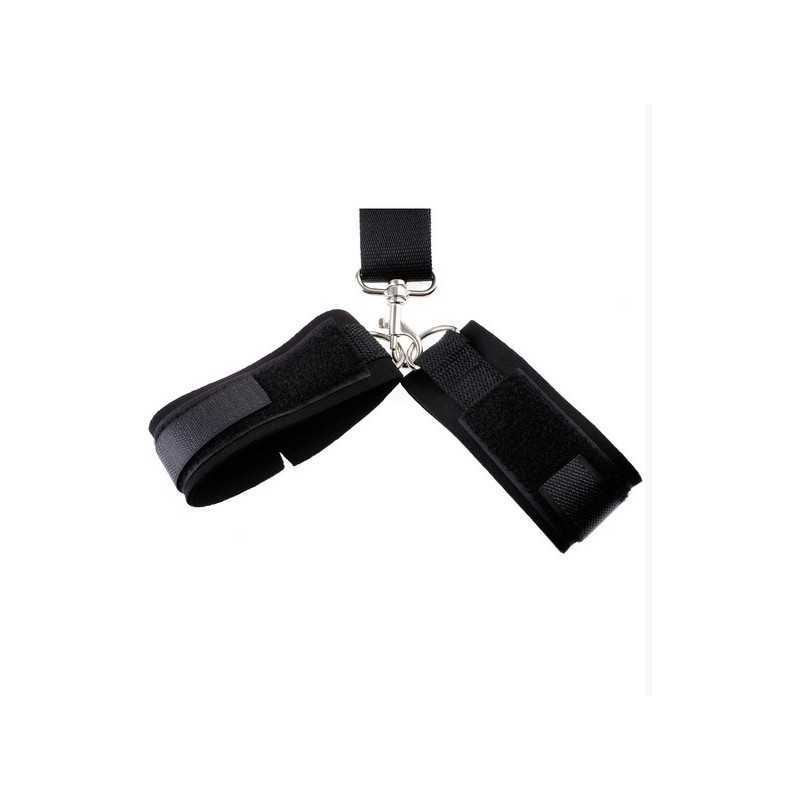 Set BDSM avec bâillon, sangles réglables et menottes rembourrées