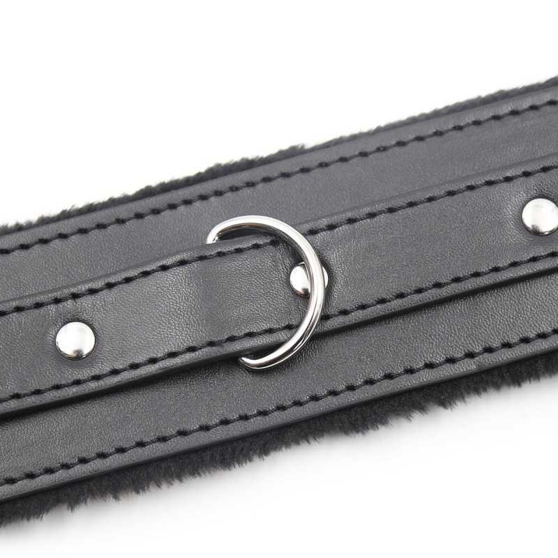 Collier confort avec chaîne argentée: Élégance et sensualité