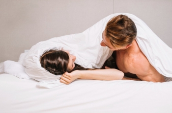 Les caresses : La clé pour renforcer votre couple